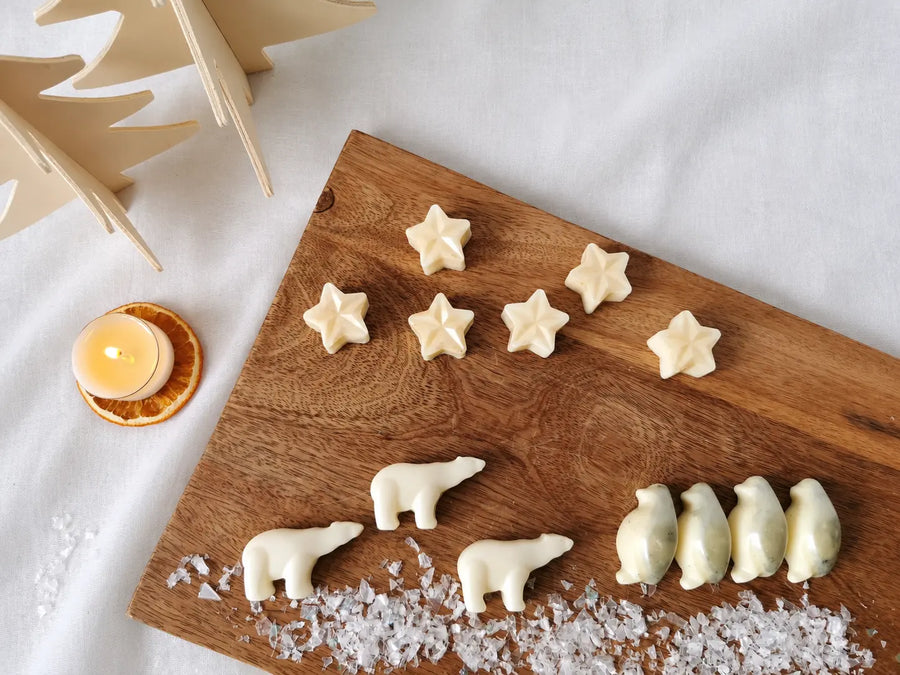 Winter Postcard Collection of festive wax melts in polar bears, penguins and stars shape