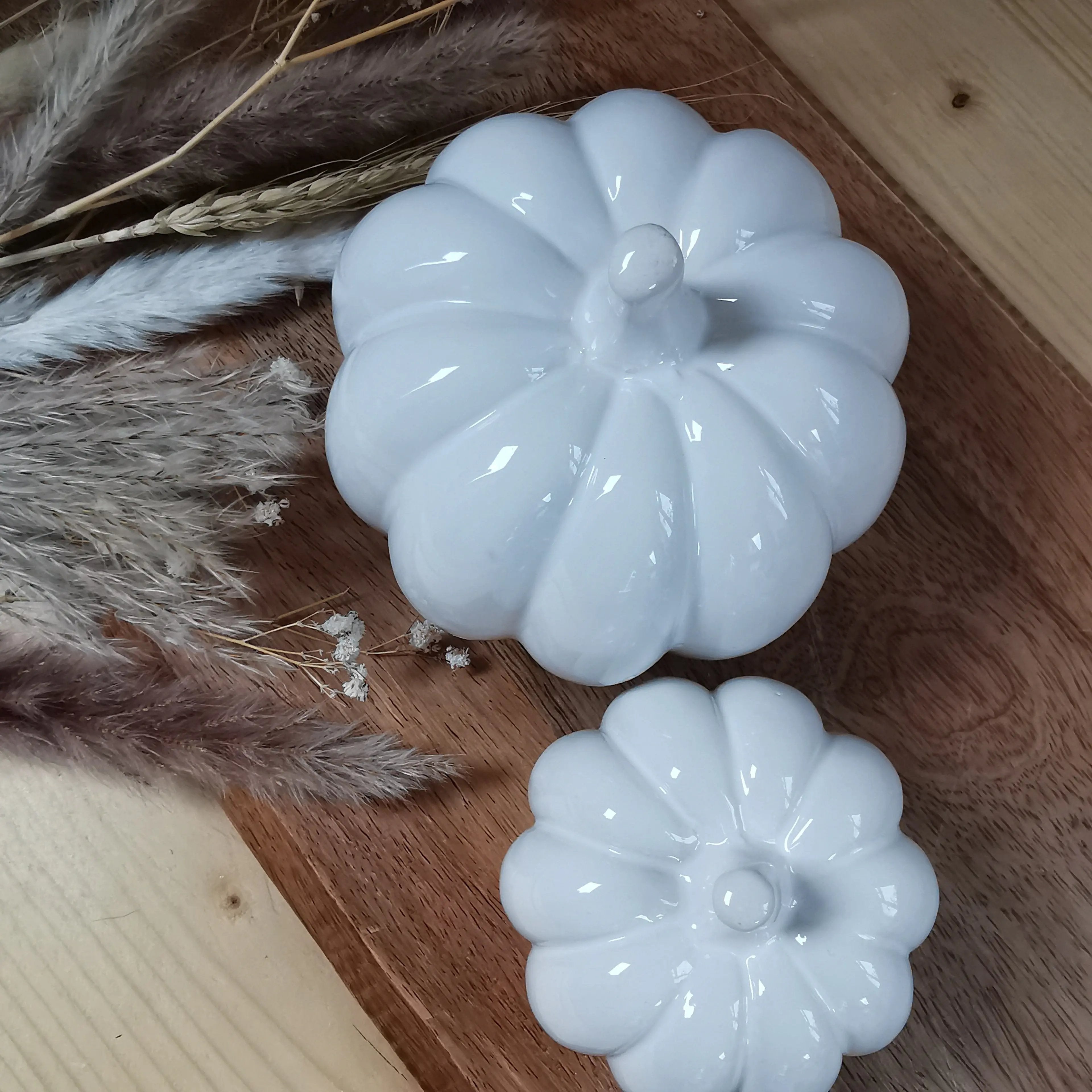 White Ceramic Pumpkin Almasea white-ceramic-pumpkin-almasea