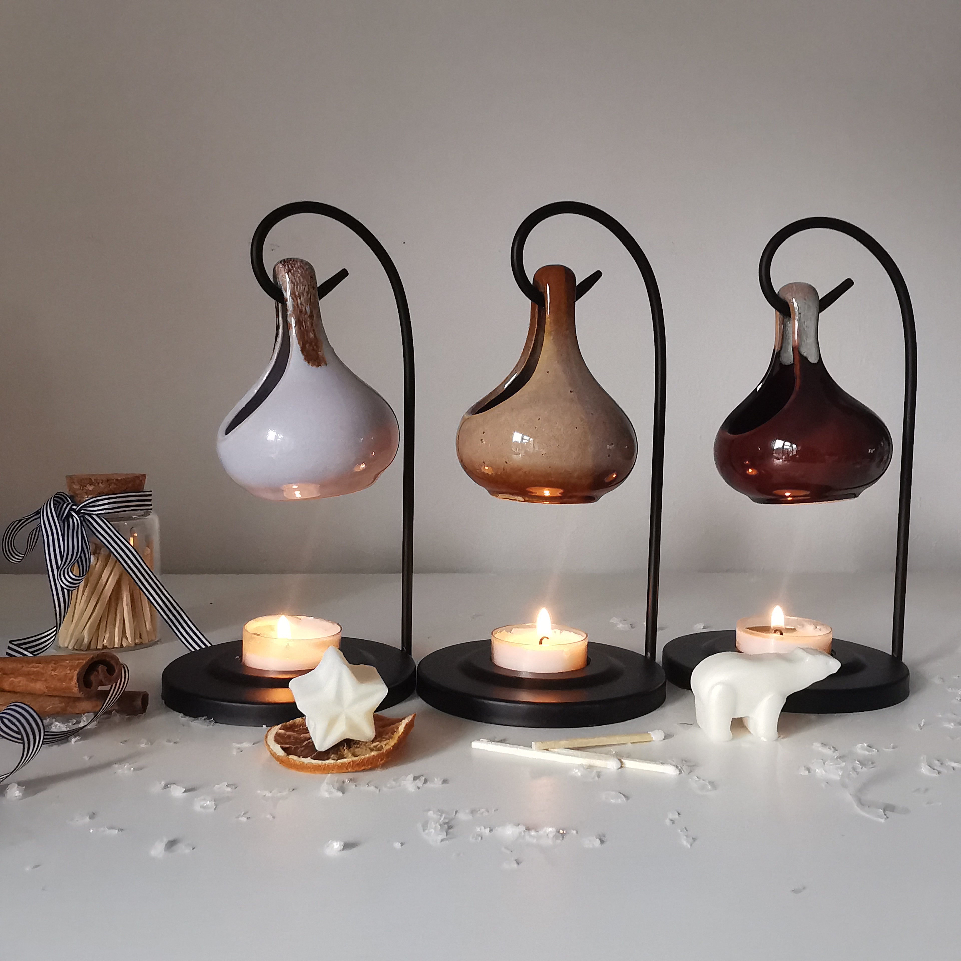 Hanging teardrop wax burner / oil burner