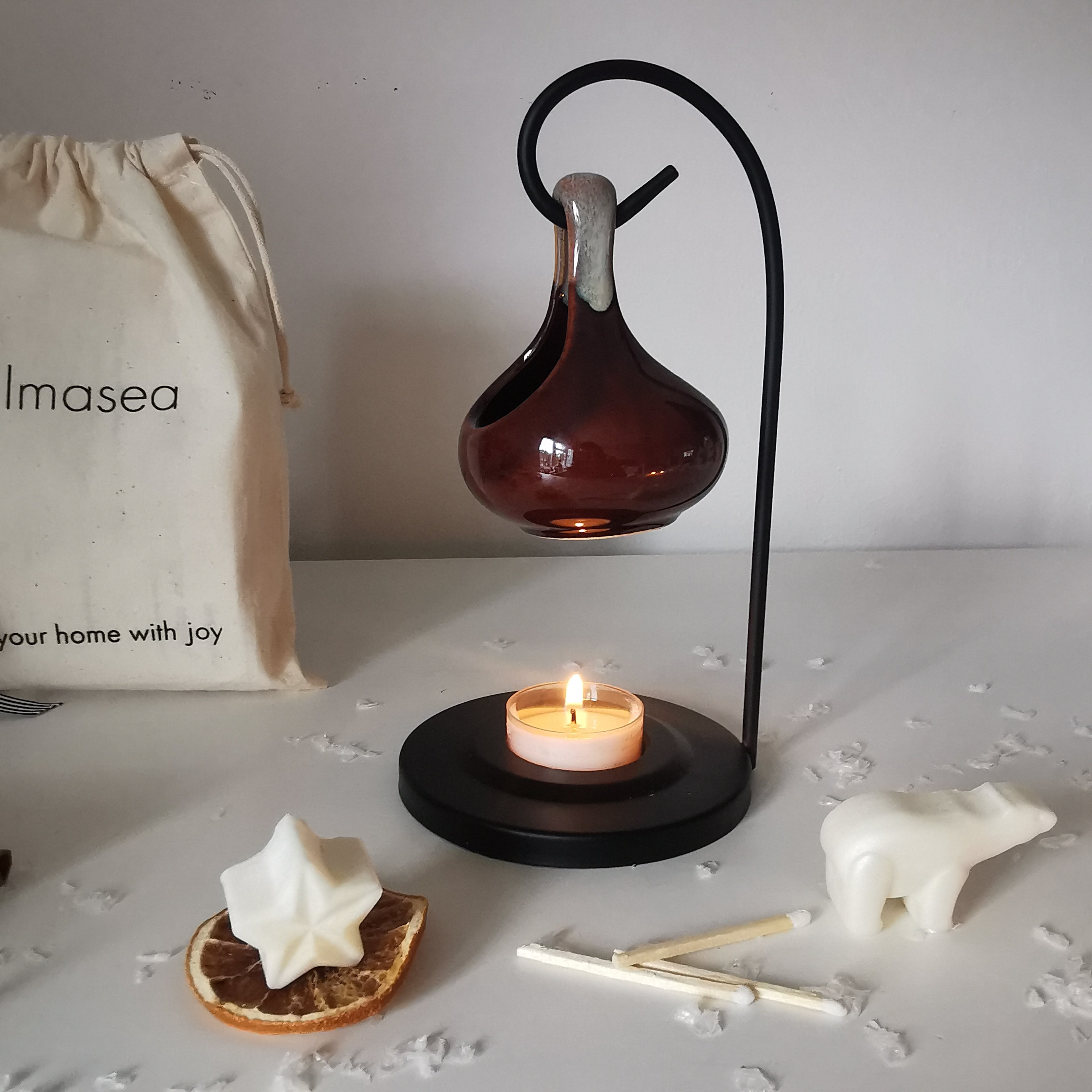 Hanging teardrop wax burner / oil burner
