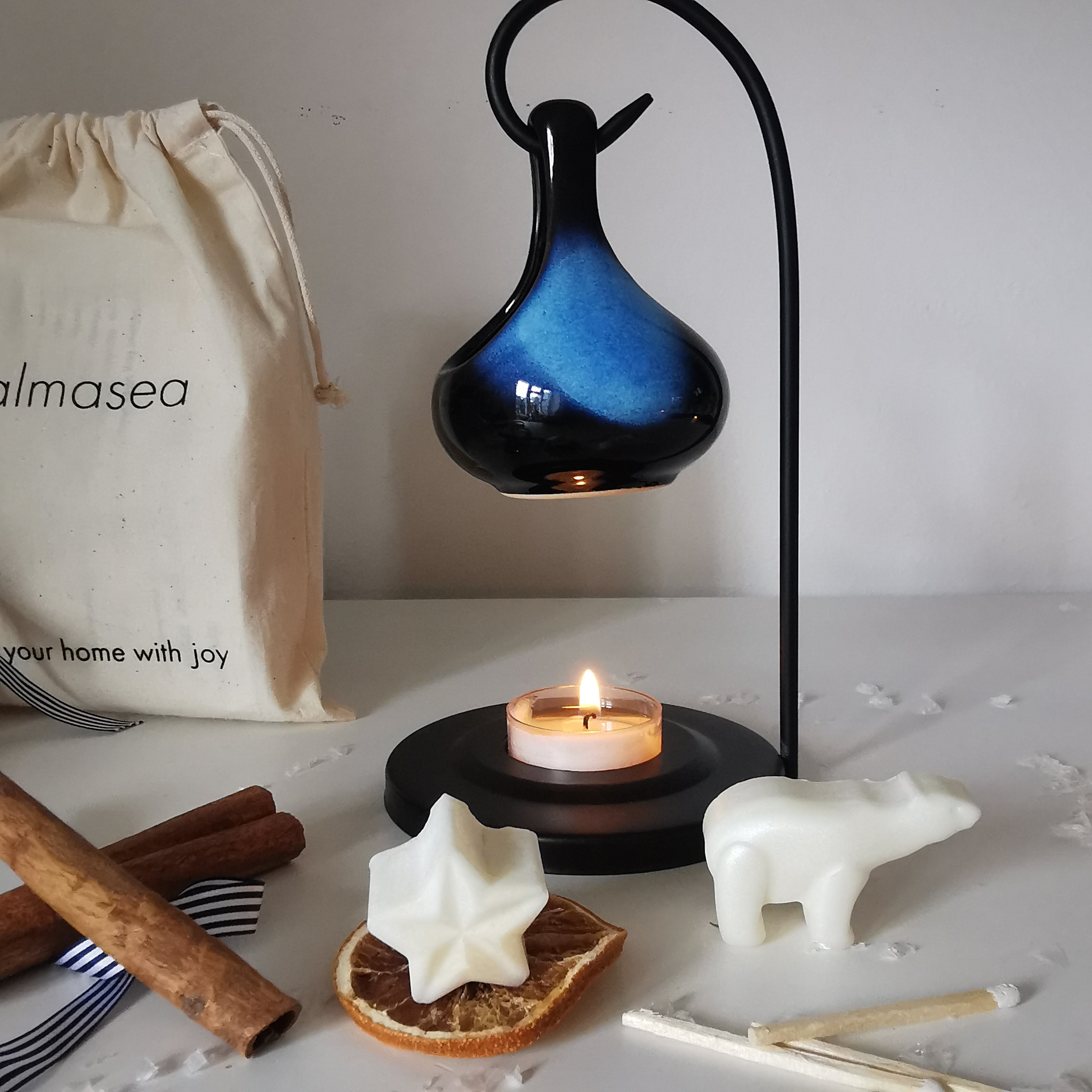 Hanging teardrop wax burner / oil burner