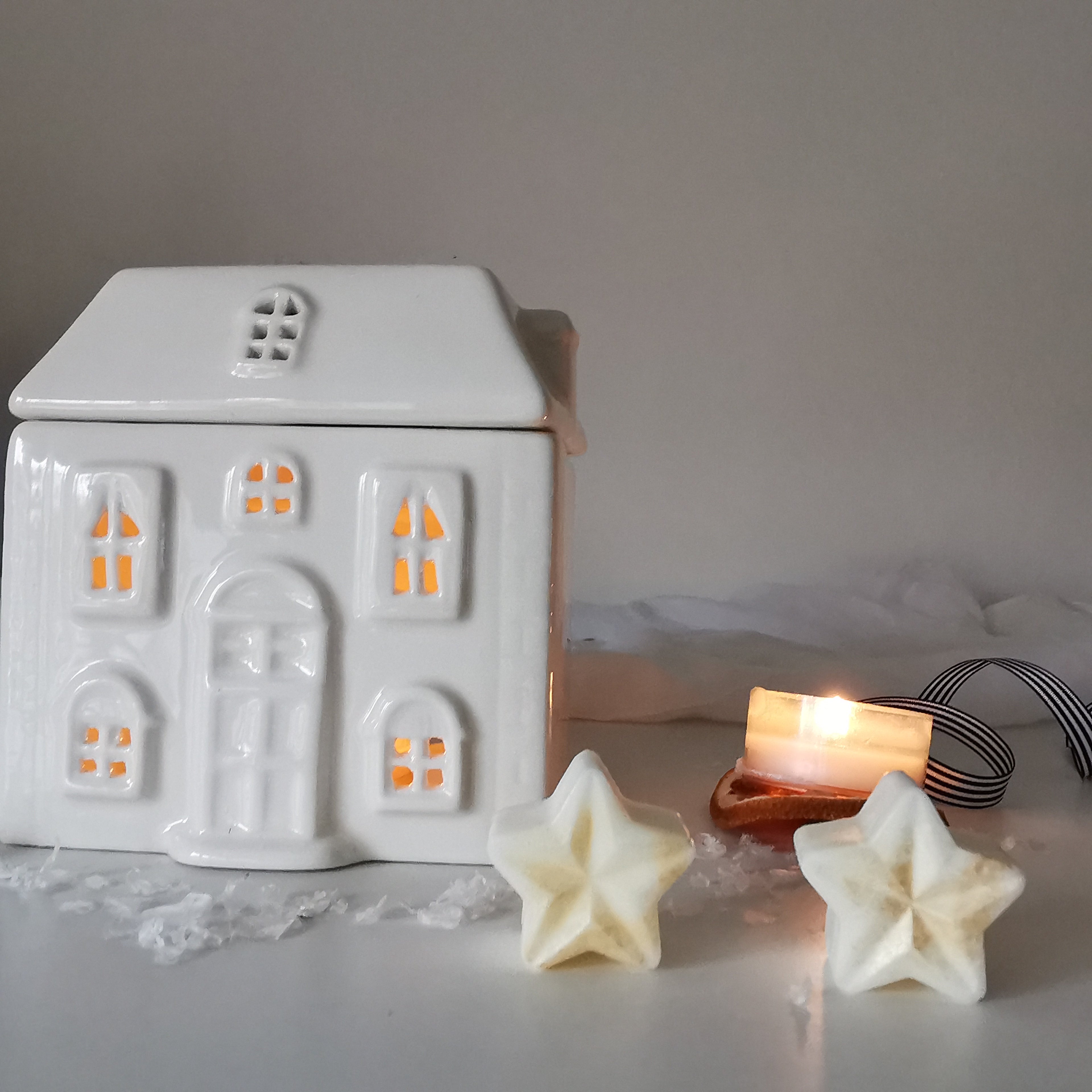 White House Ceramic Wax Burner