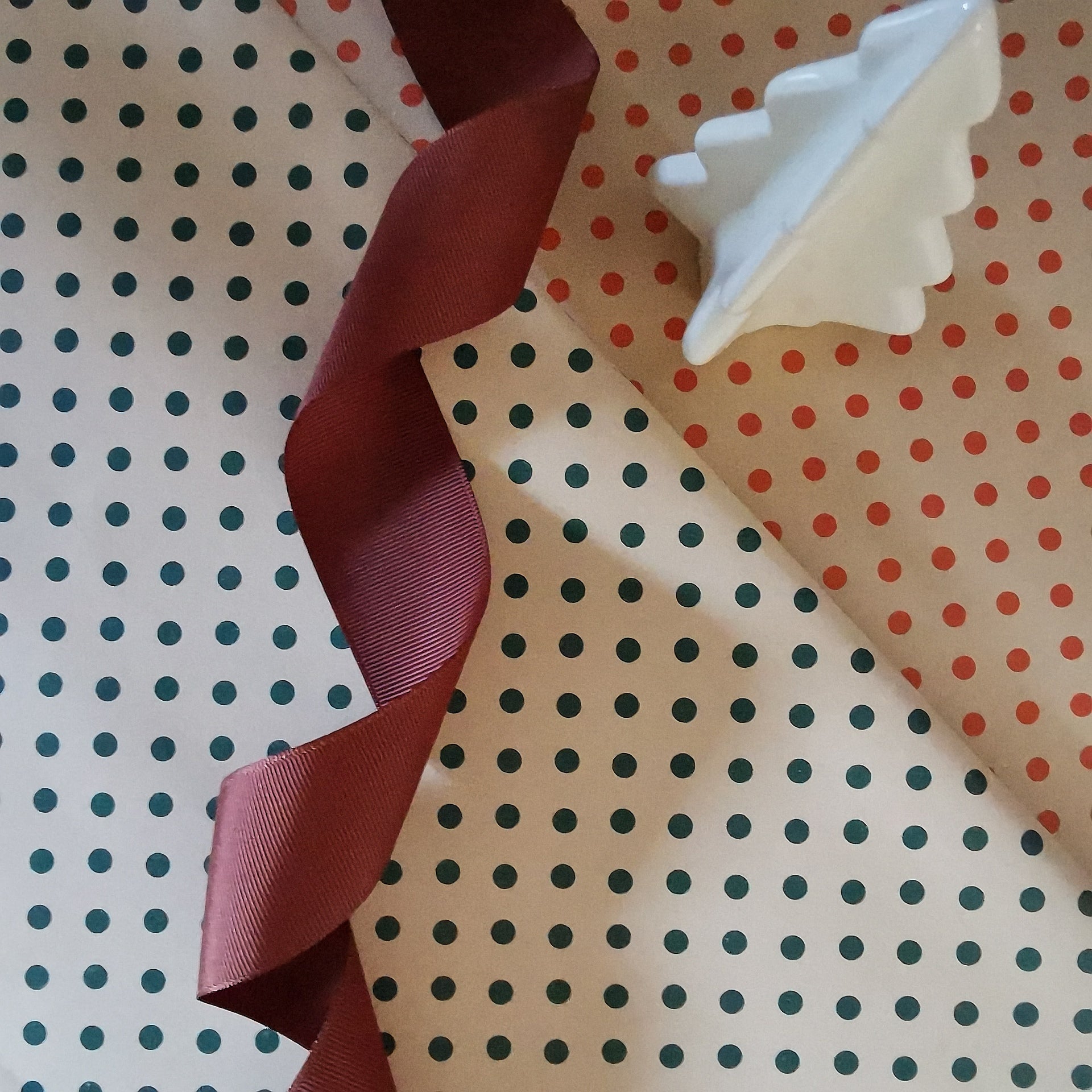 Polka Dot Wrapping Paper Sheets