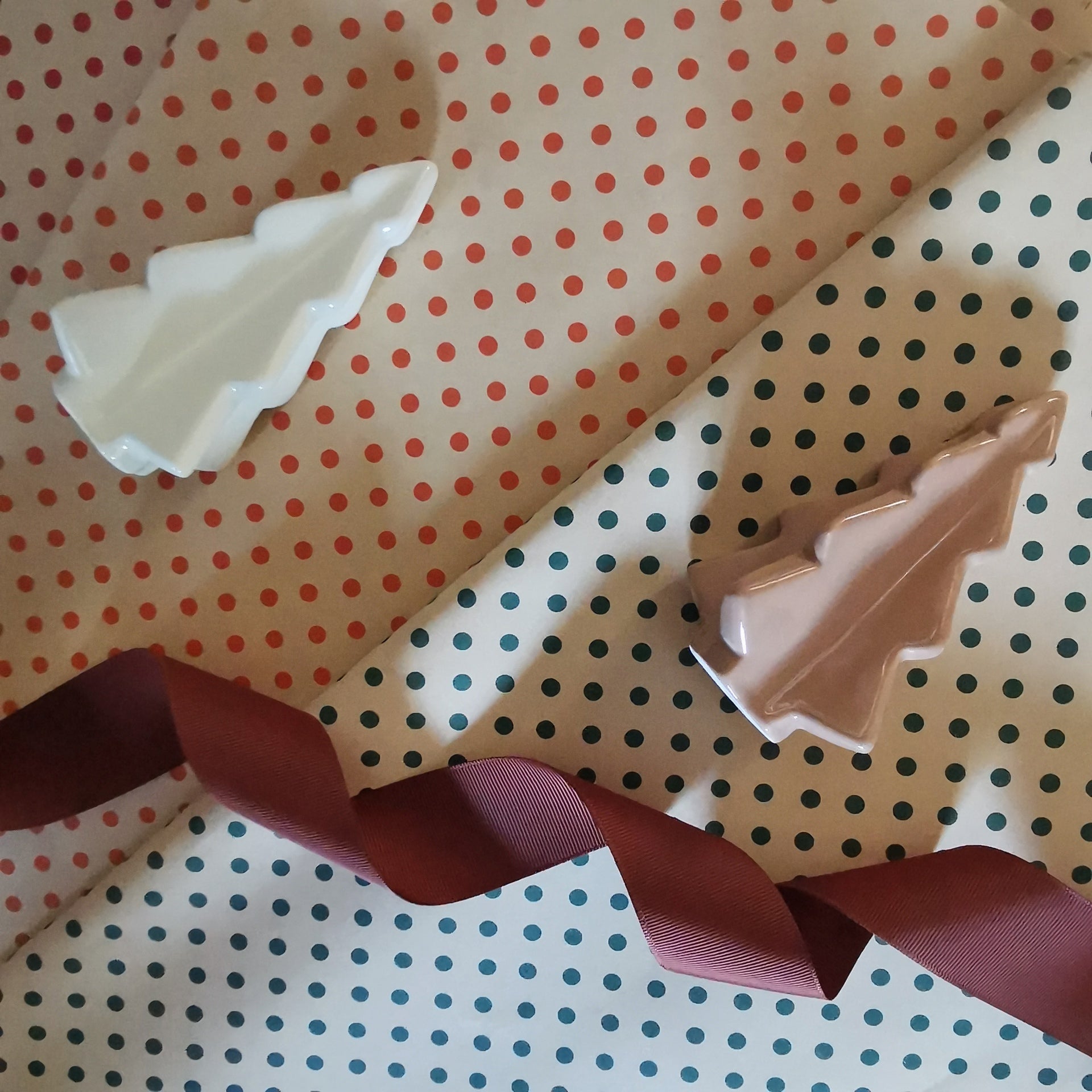 Polka Dot Wrapping Paper Sheets