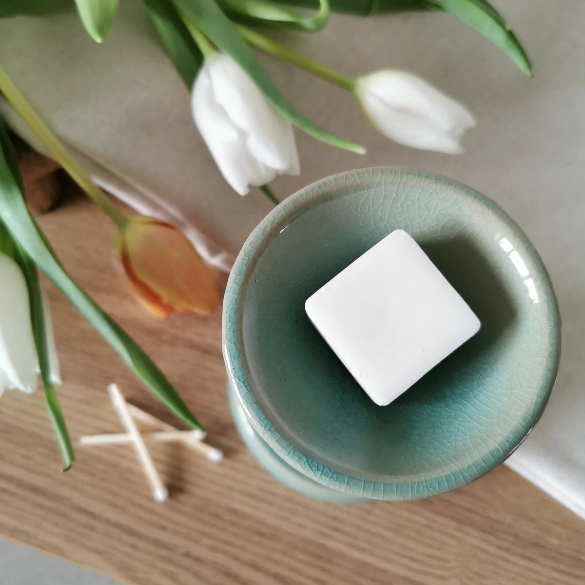 Floral Cut-Out Wax Melt Burner – White, Grey & Green Ceramic, 12cm   Handcrafted Sustainable Living  Almasea