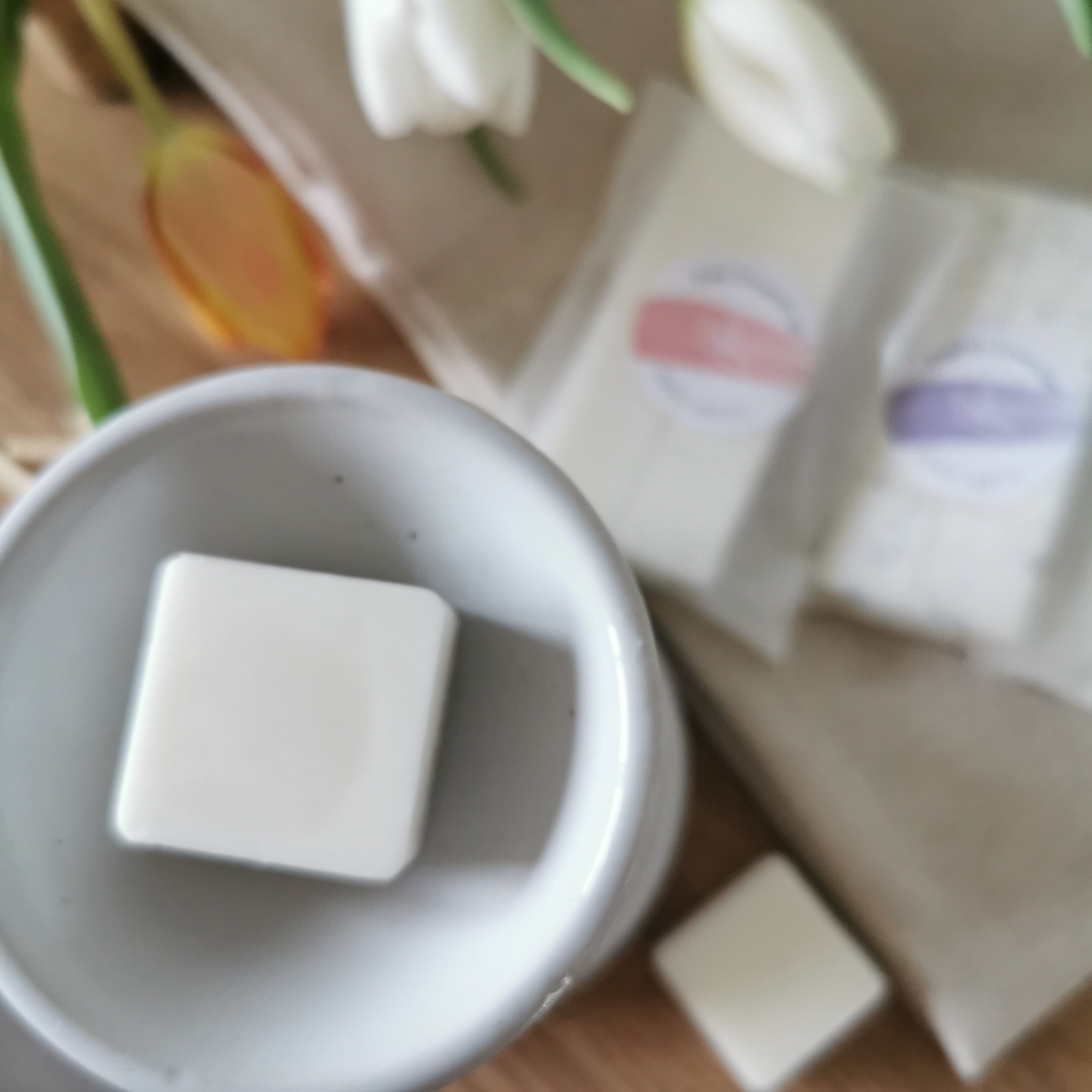 Floral Cut Out Oil Wax Warmer