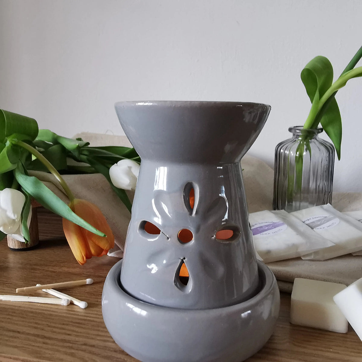 Floral Cut-Out Wax Melt Burner – White, Grey & Green Ceramic, 12cm   Handcrafted Sustainable Living  Almasea