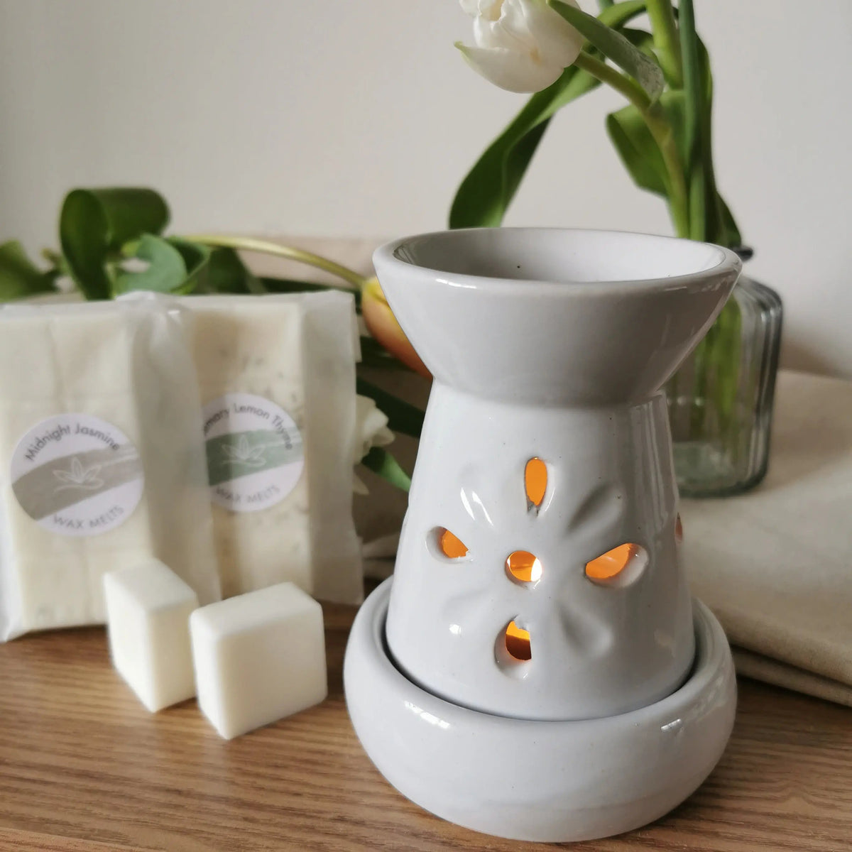 Floral Cut-Out Wax Melt Burner – White, Grey & Green Ceramic, 12cm   Handcrafted Sustainable Living  Almasea