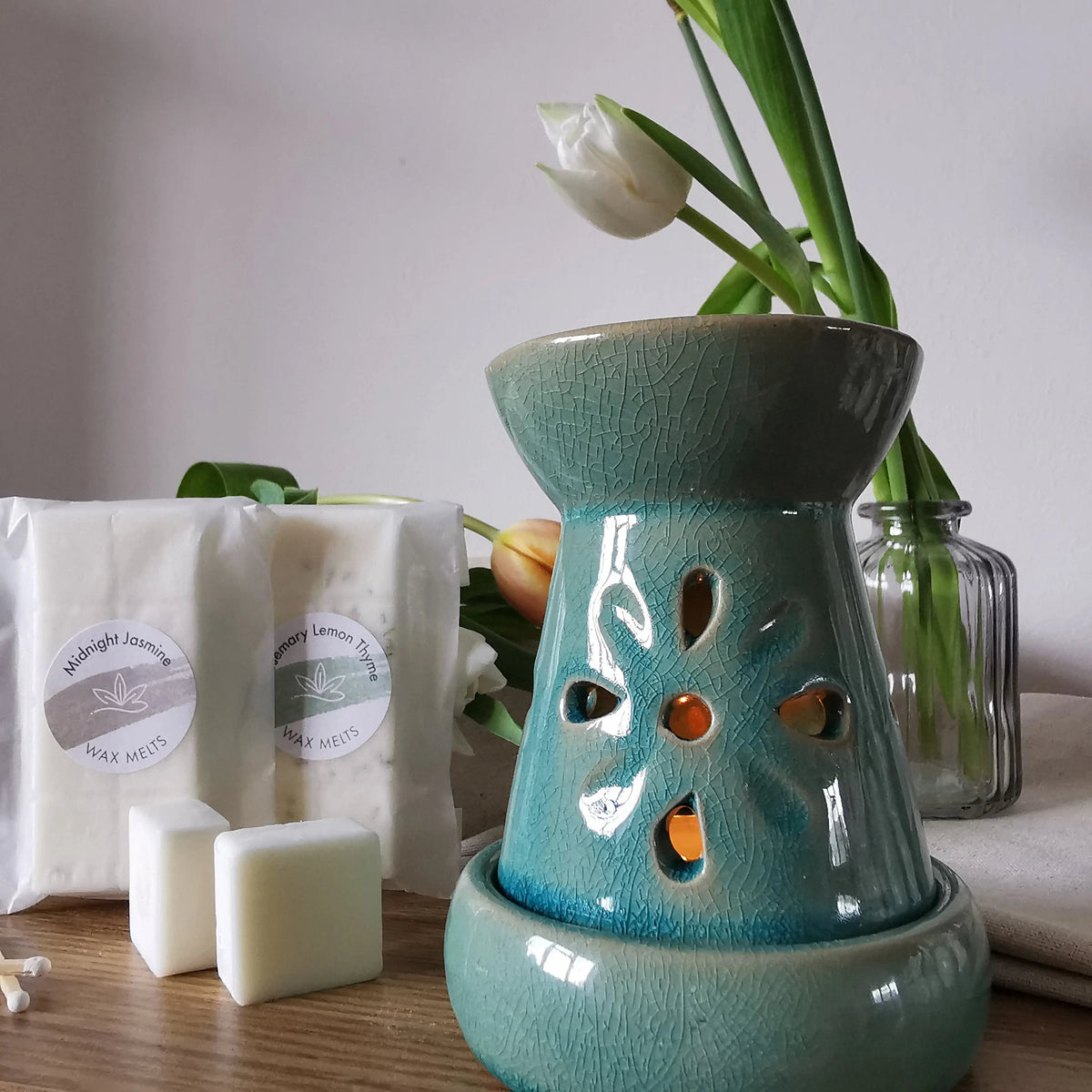 Floral Cut-Out Wax Melt Burner – White, Grey & Green Ceramic, 12cm   Handcrafted Sustainable Living  Almasea