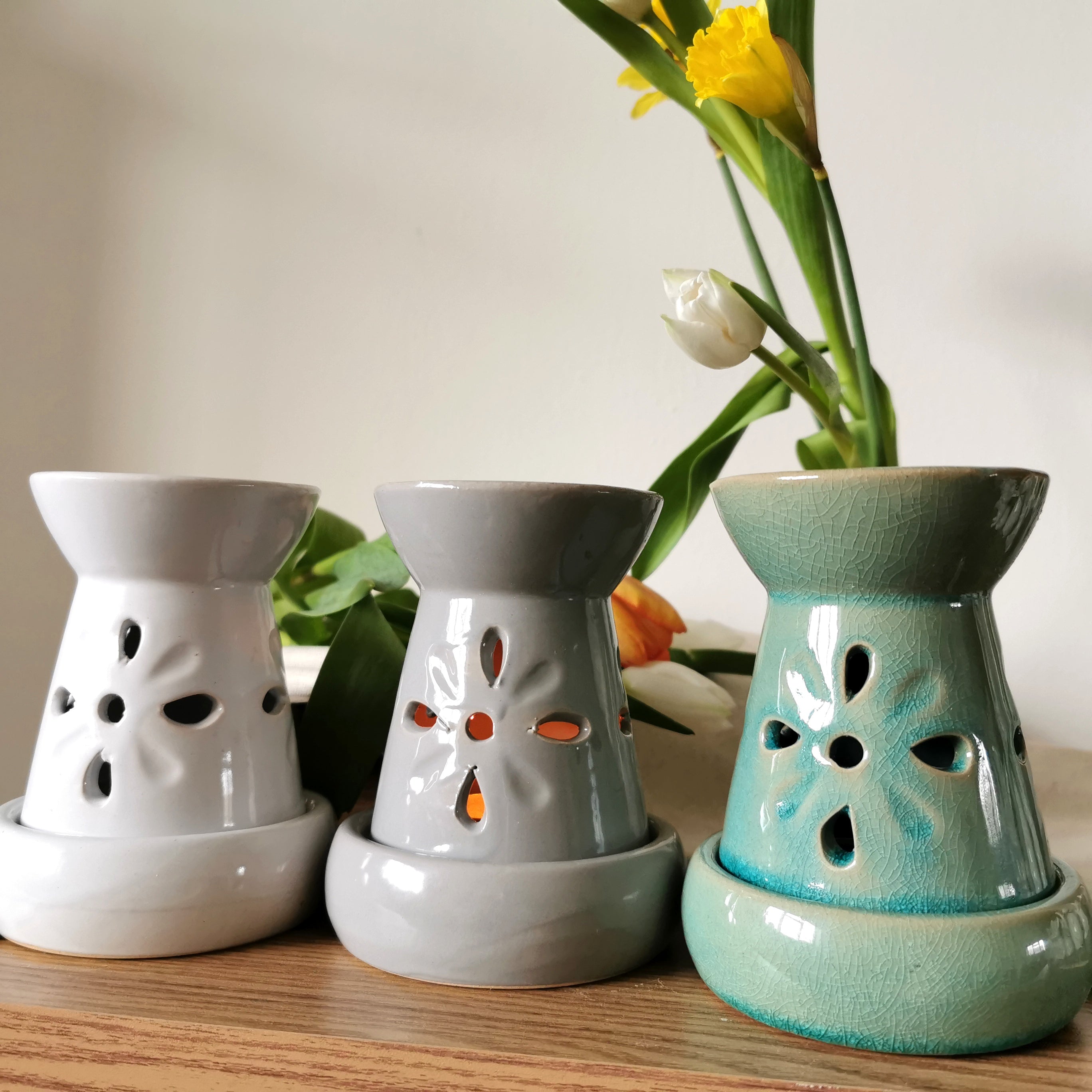 Floral Cut Out Oil Wax Warmer