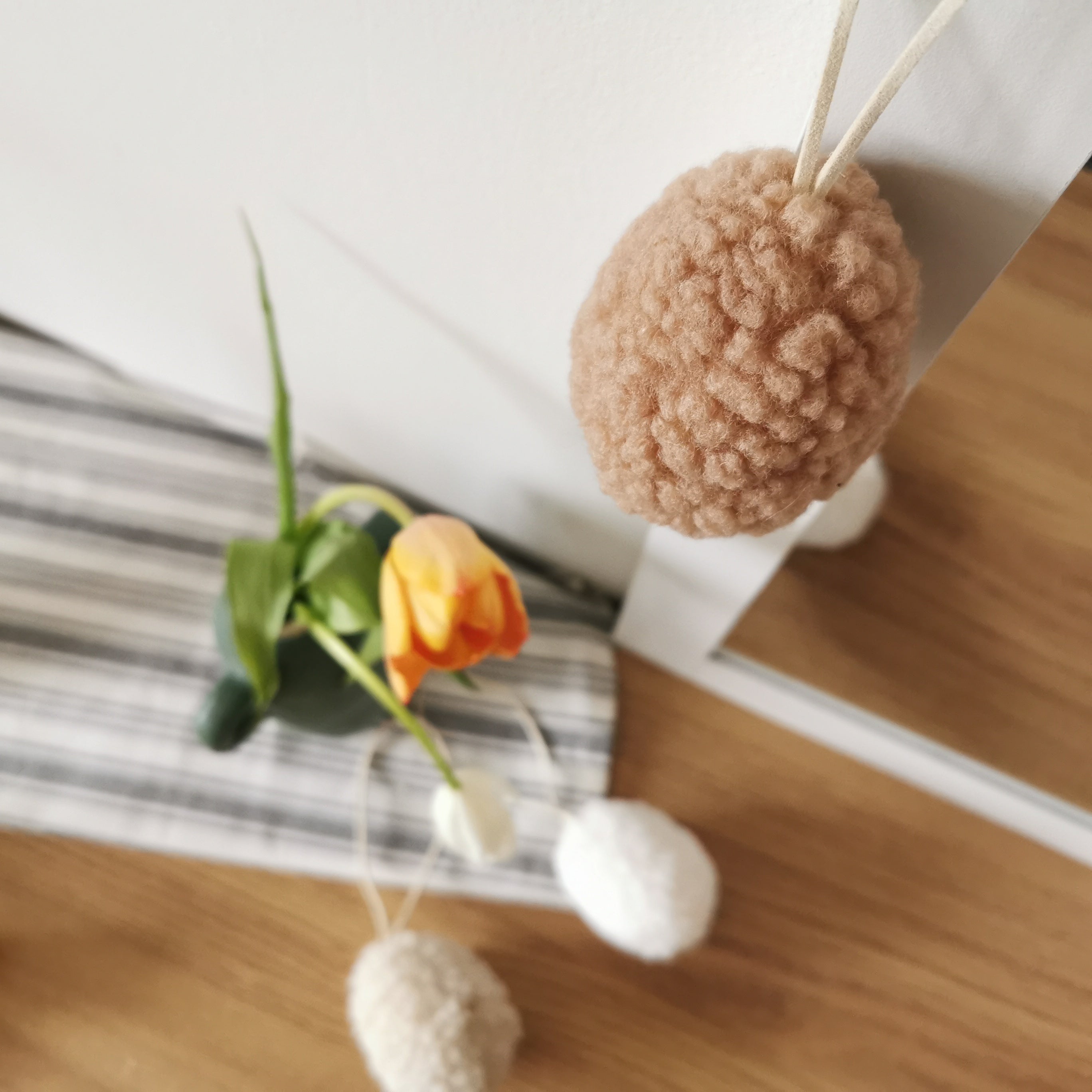 Sherpa Hanging Eggs Set