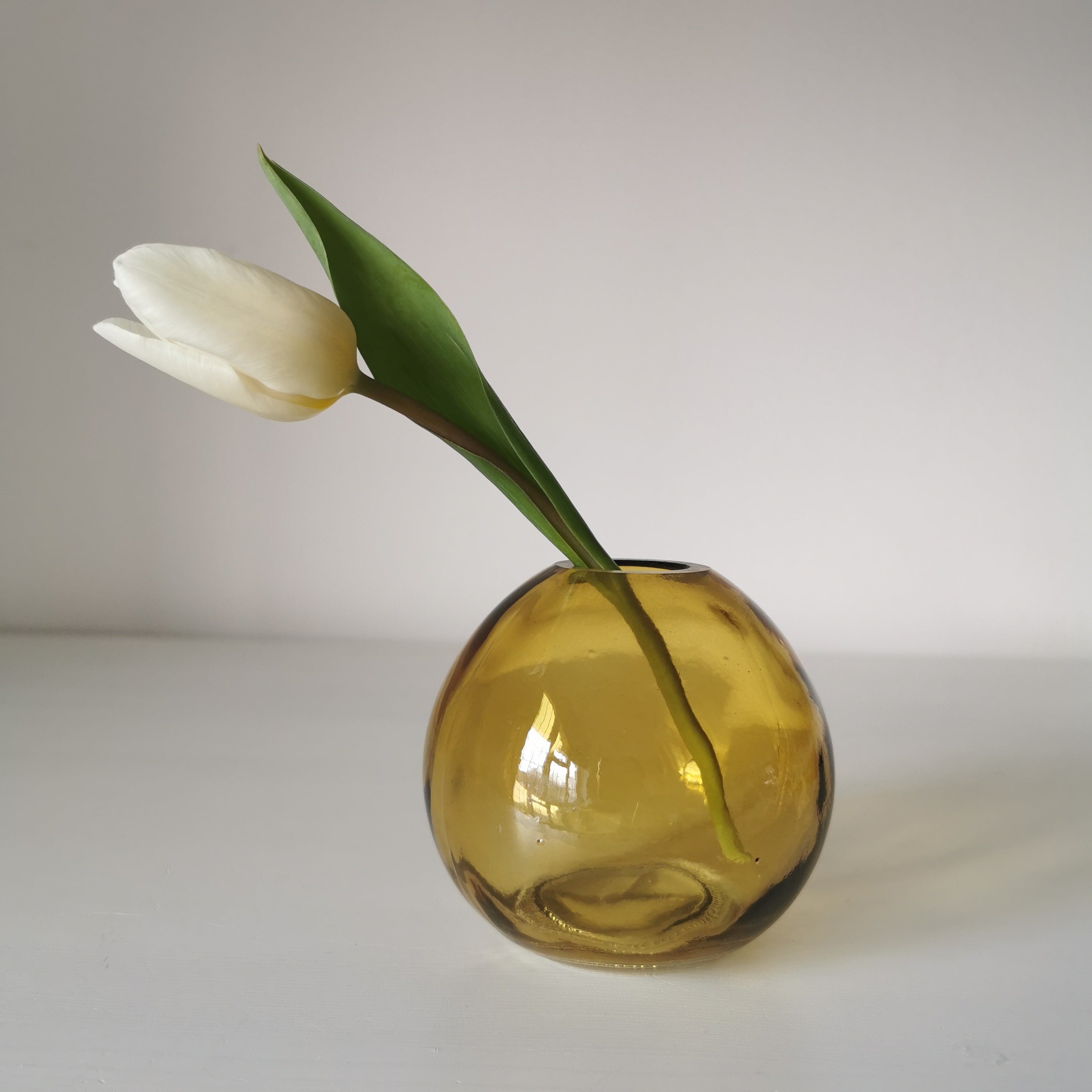 Round Globe Shaped Glass Vase 8cm