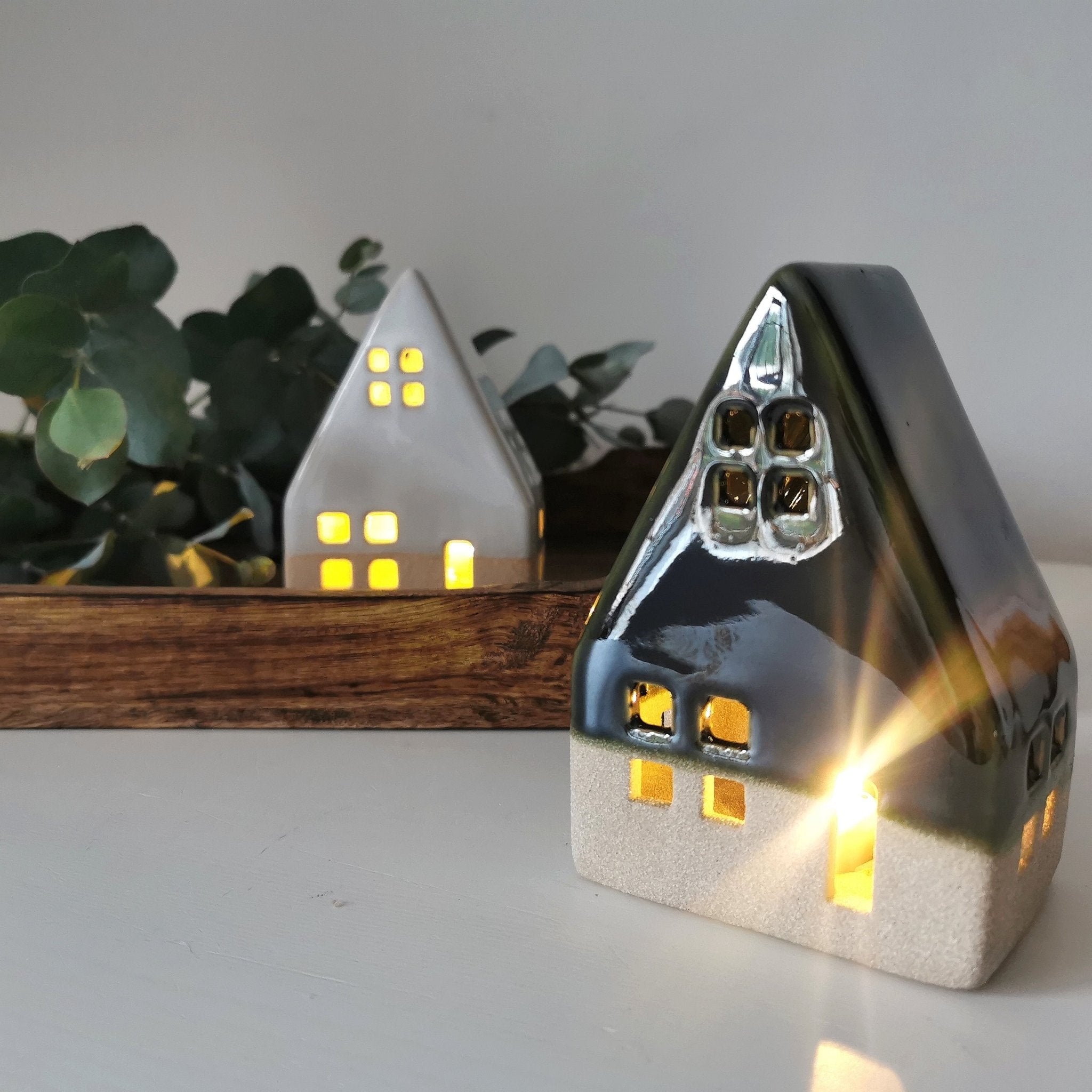 Green / Off White LED House Decoration