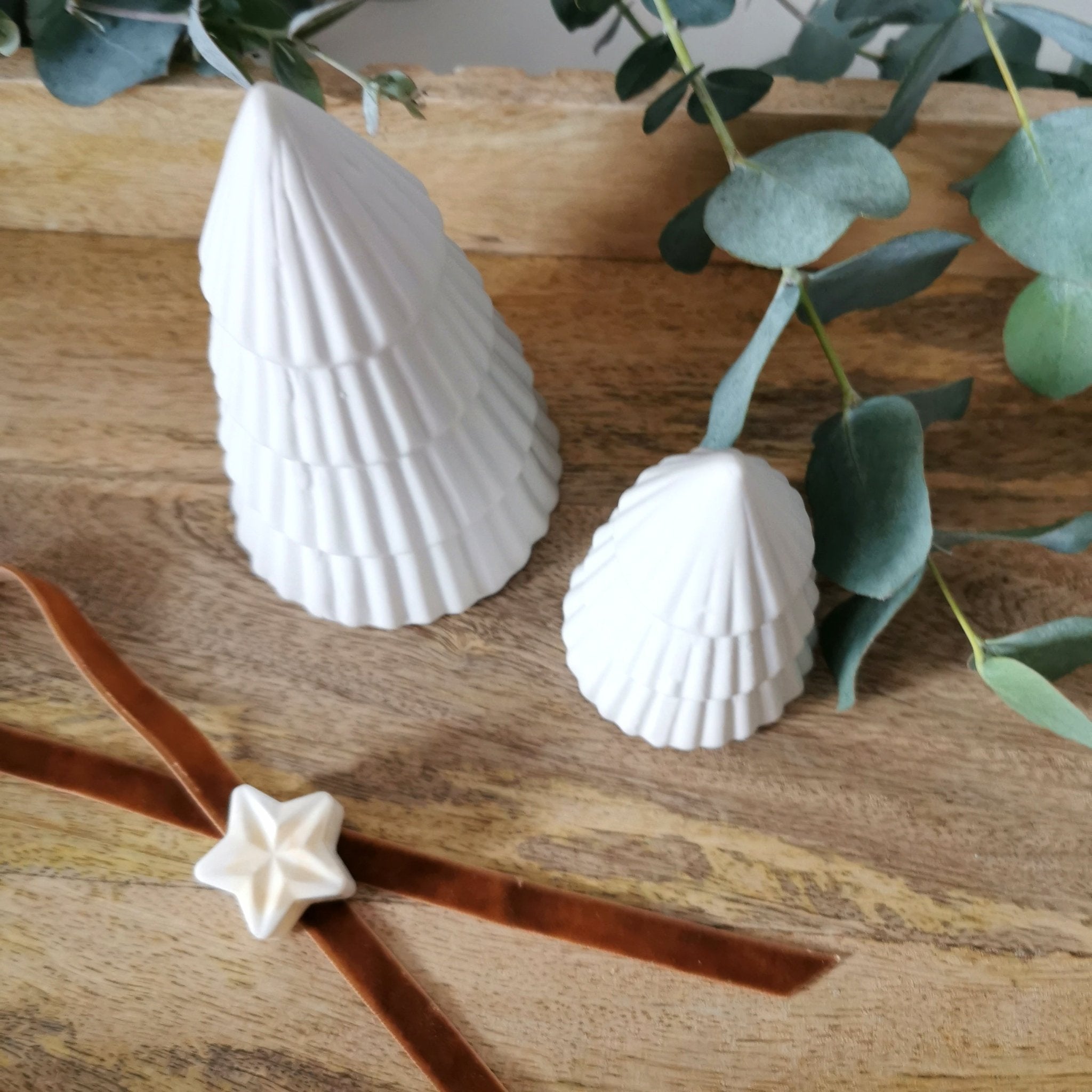 Set of 3 White Matt Ribbed Christmas Tree Ornament Decoration