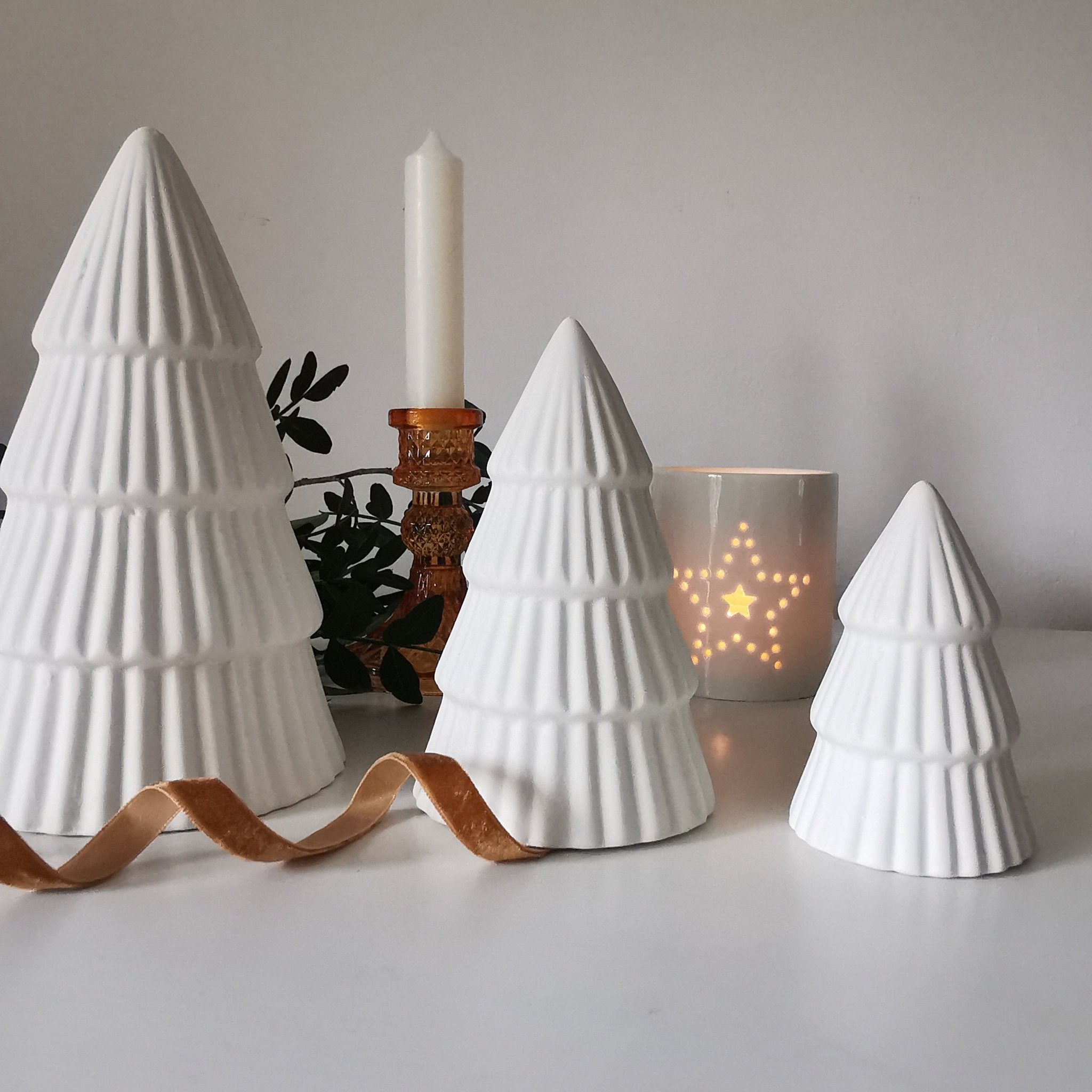Set of 3 White Matt Ribbed Christmas Tree Ornament Decoration