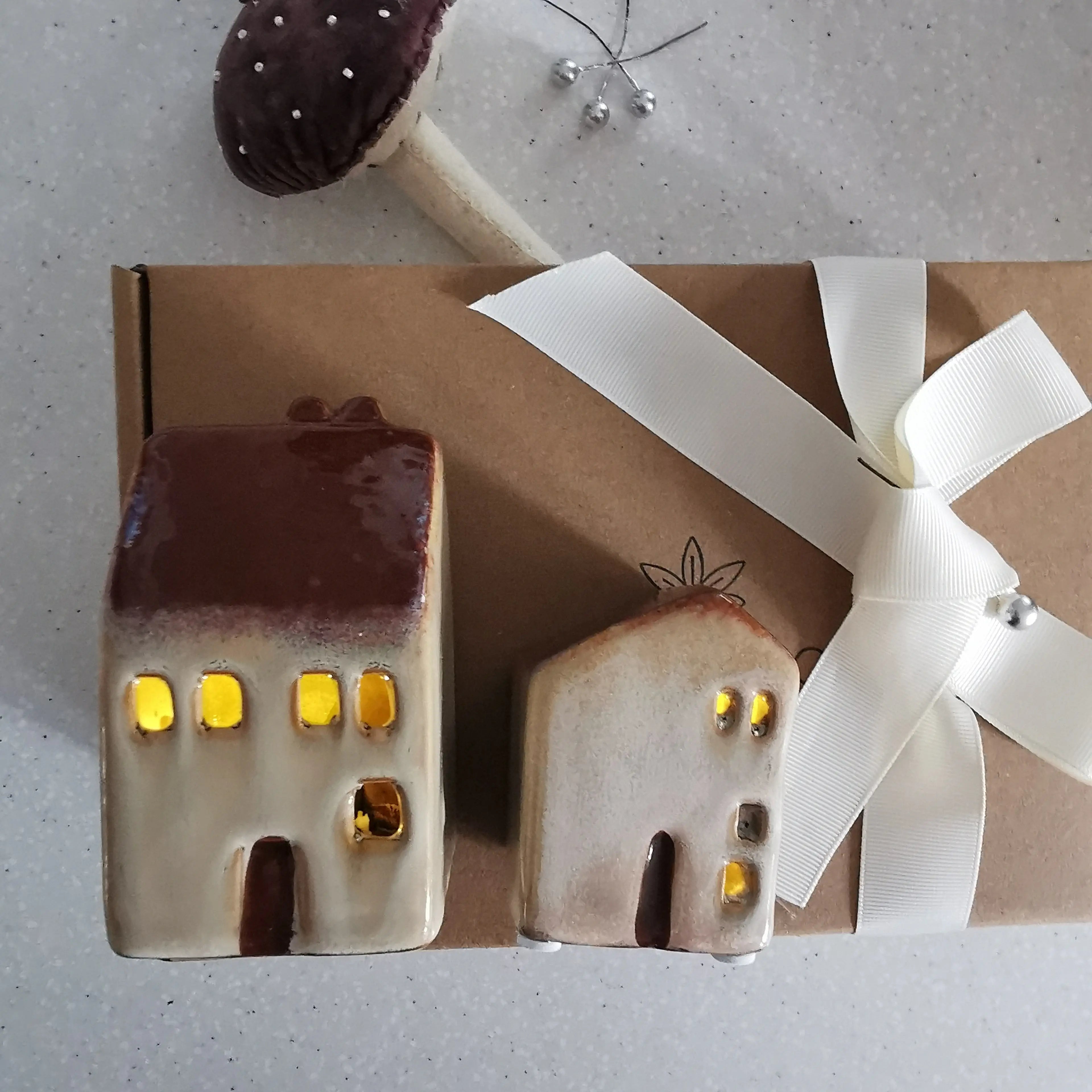 Red LED Festive House Reactive Glazed Almasea