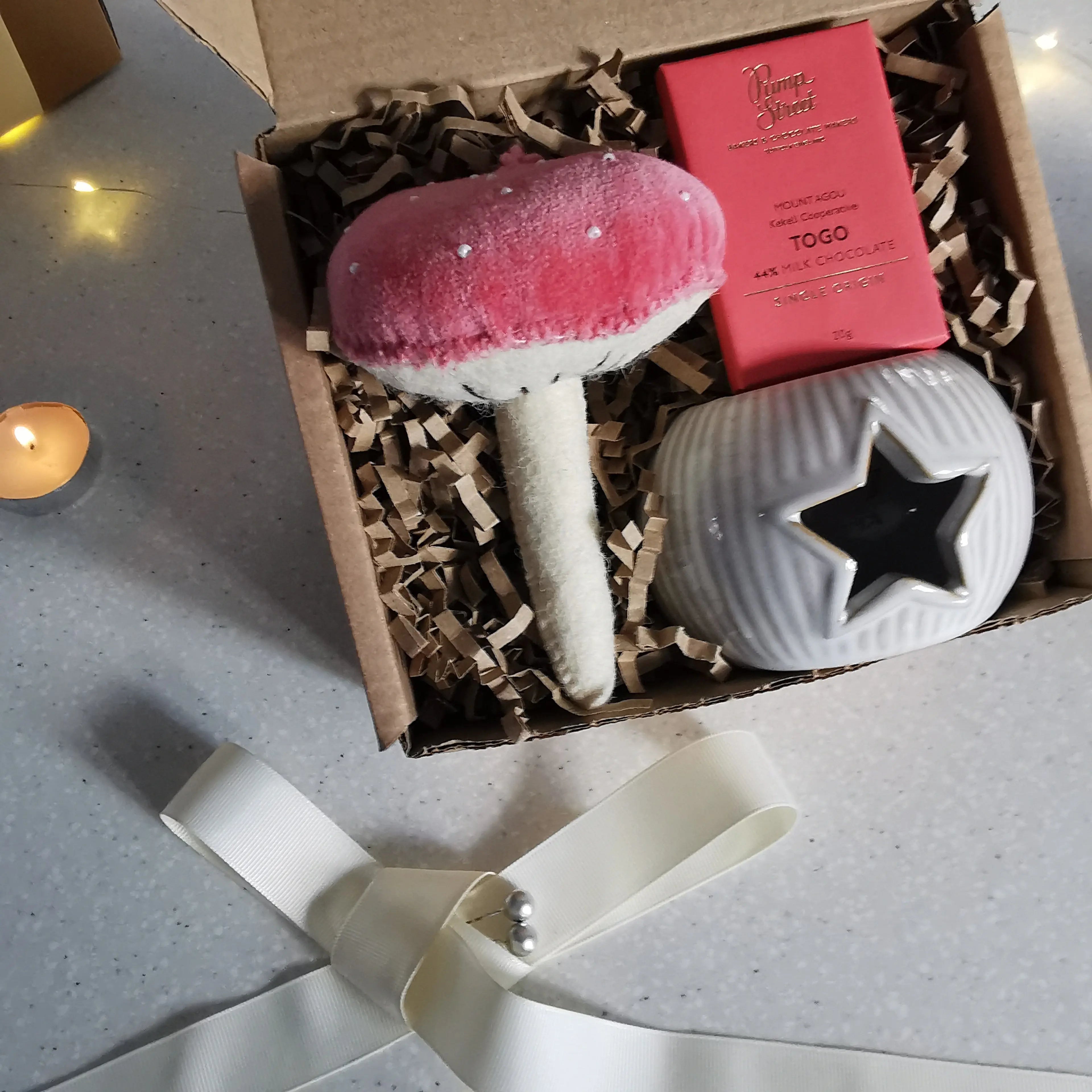 Happy Holidays Gift Box Almasea