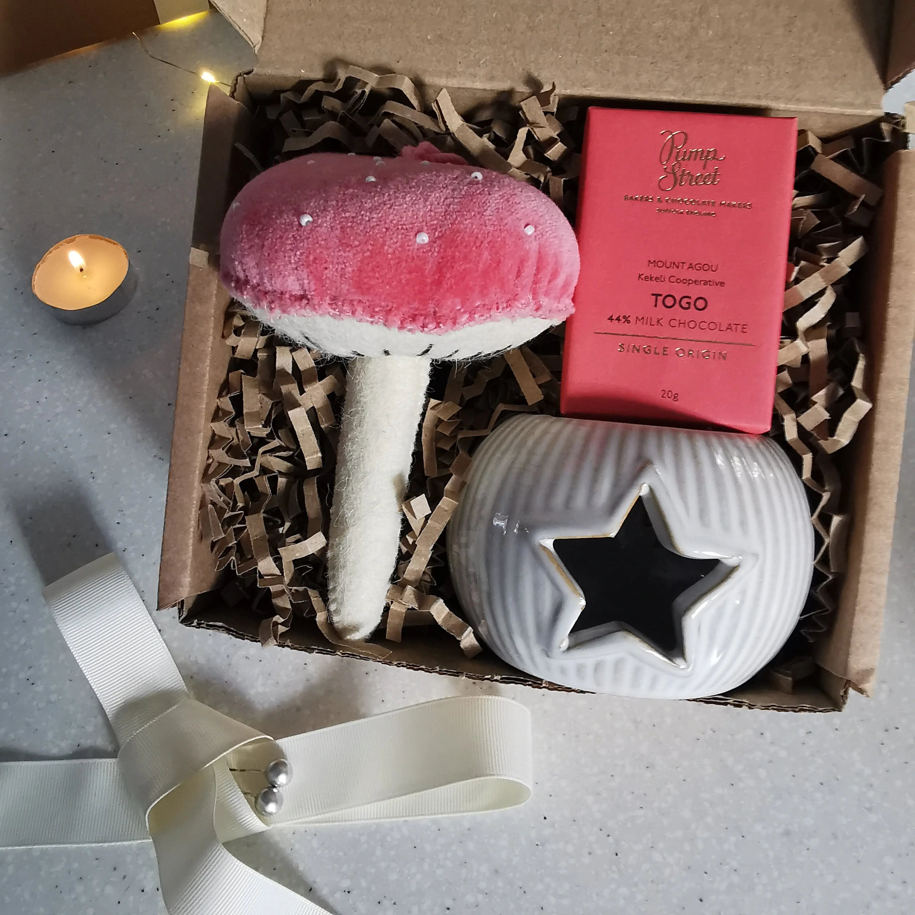 Happy Holidays Gift Box Almasea