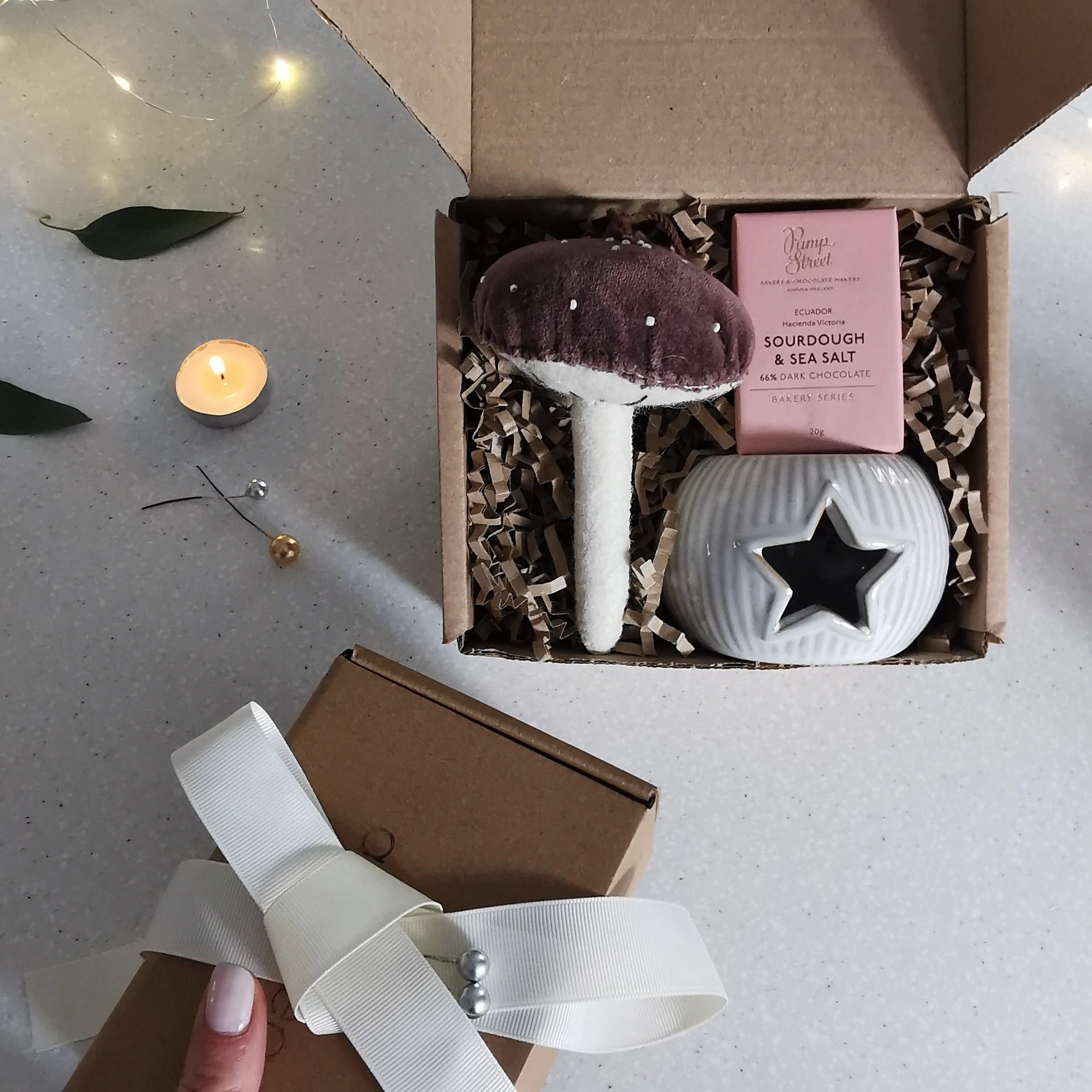 Winters Barn Gift Box Almasea