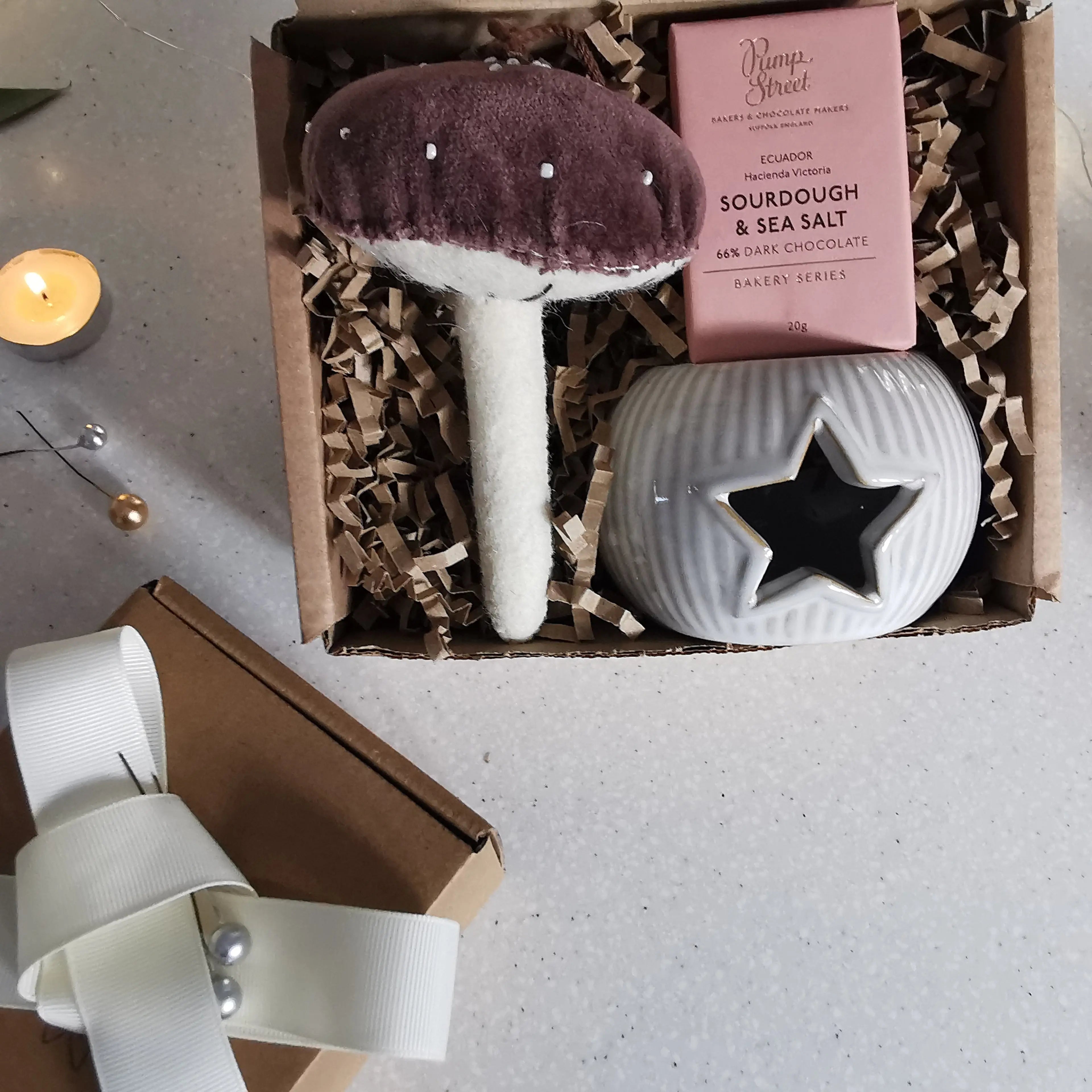 Winters Barn Gift Box Almasea