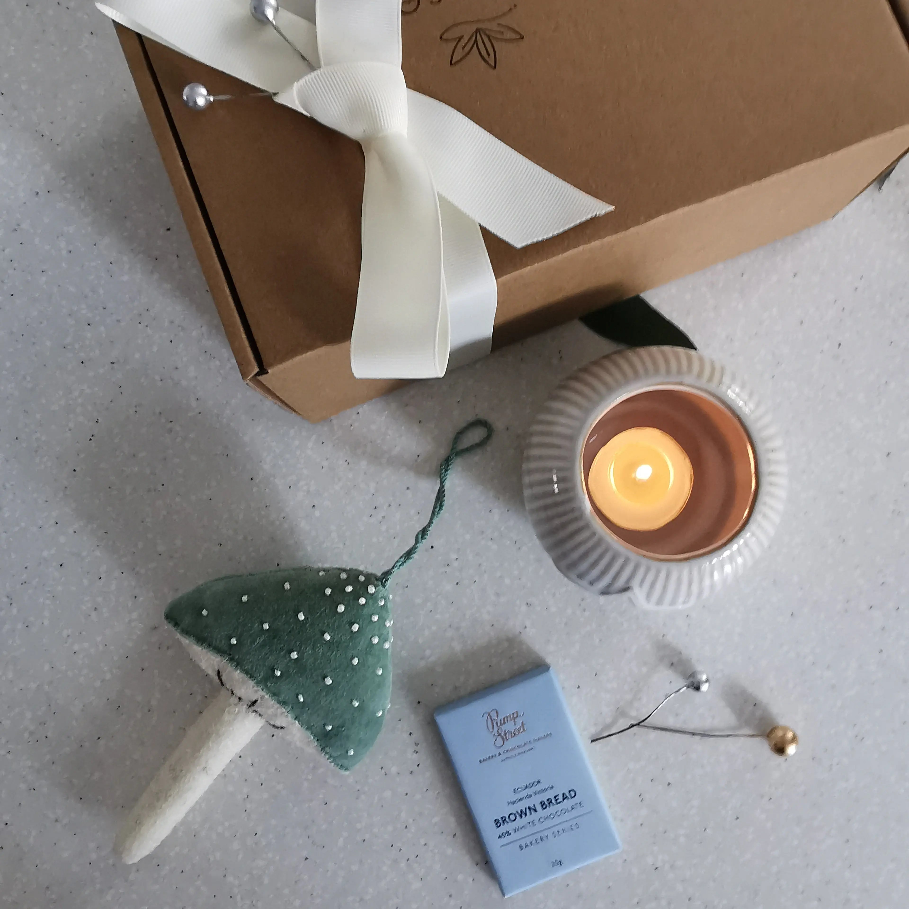 The Frosty Morning Gift Box Almasea