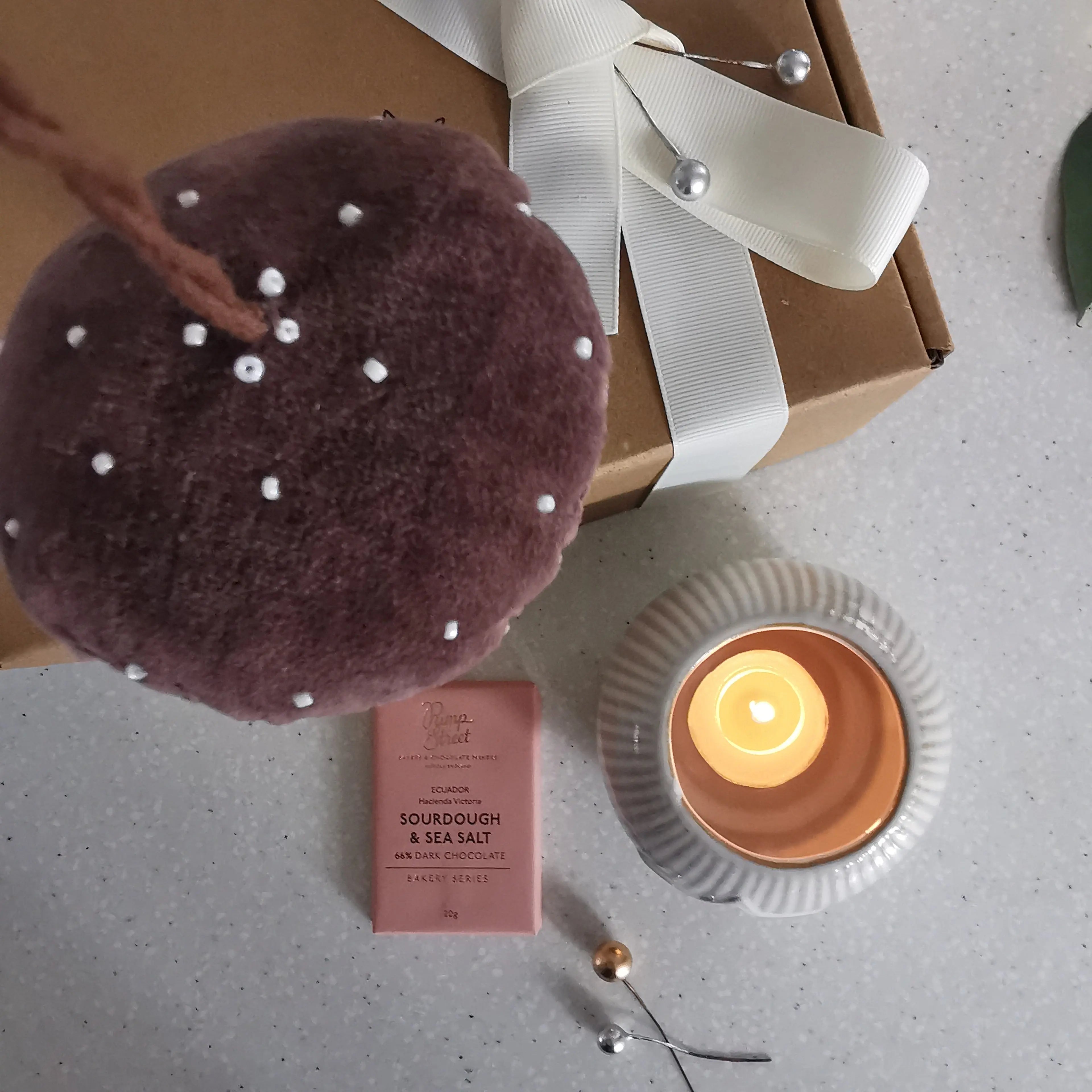 Winters Barn Gift Box Almasea