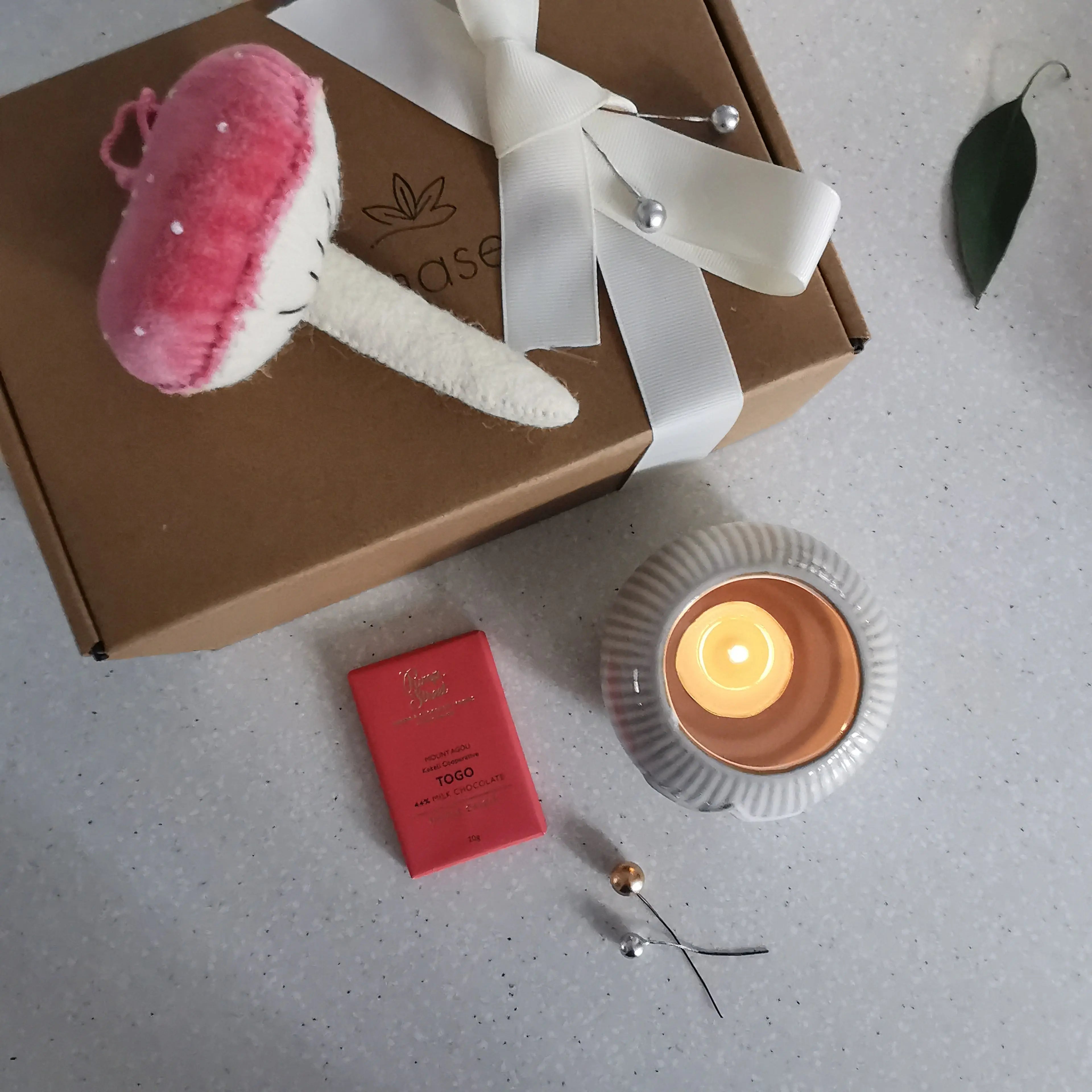 Happy Holidays Gift Box Almasea