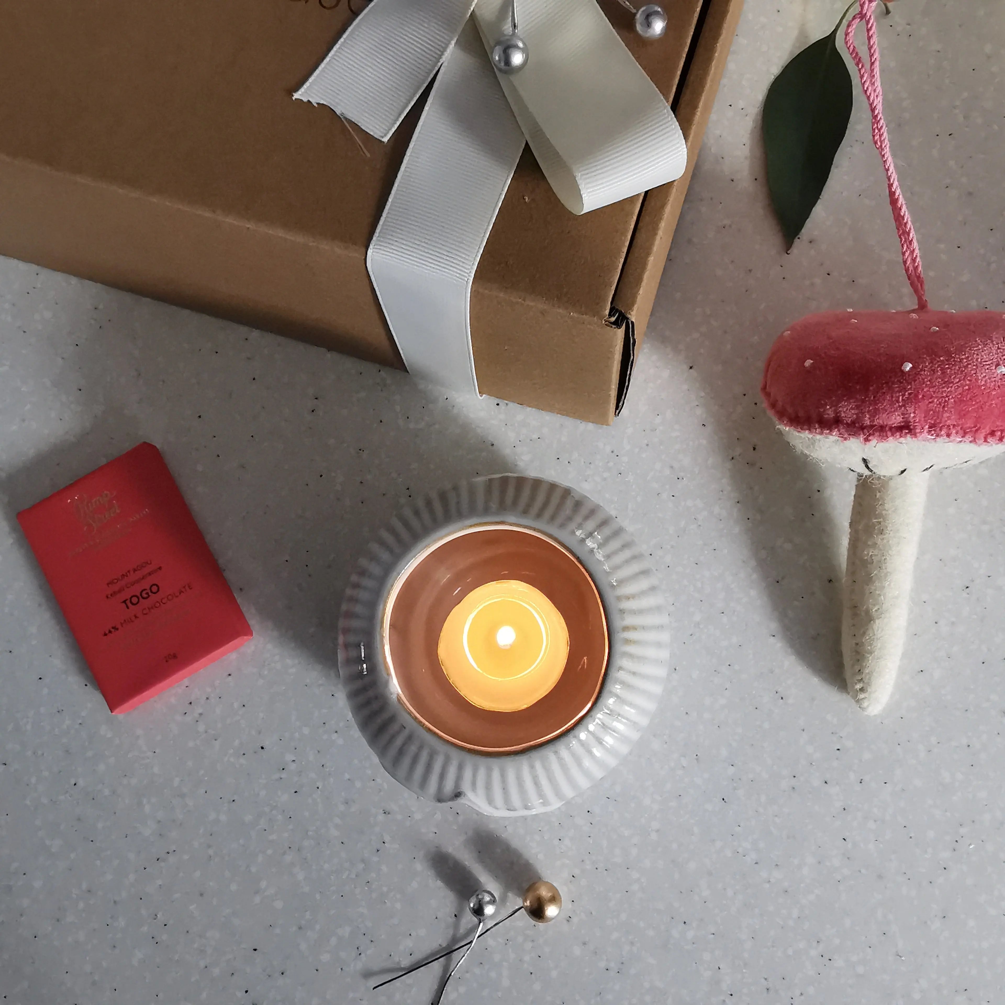 Happy Holidays Gift Box Almasea