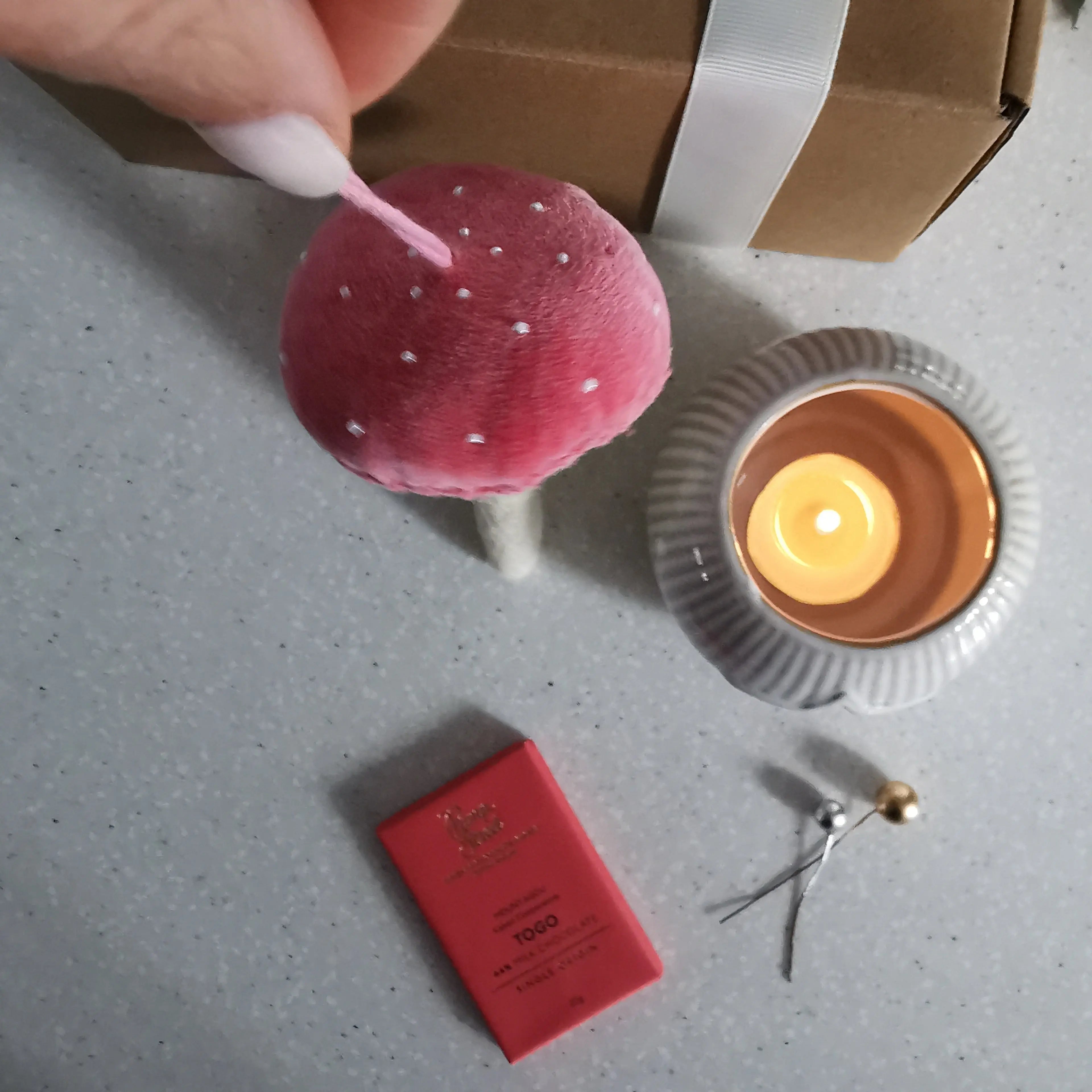 Happy Holidays Gift Box Almasea