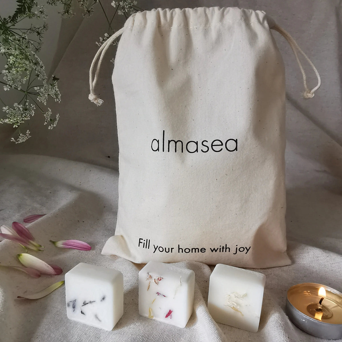 Luxury Wax Melt Sample Collection – 8 Scents in a Cotton Bag