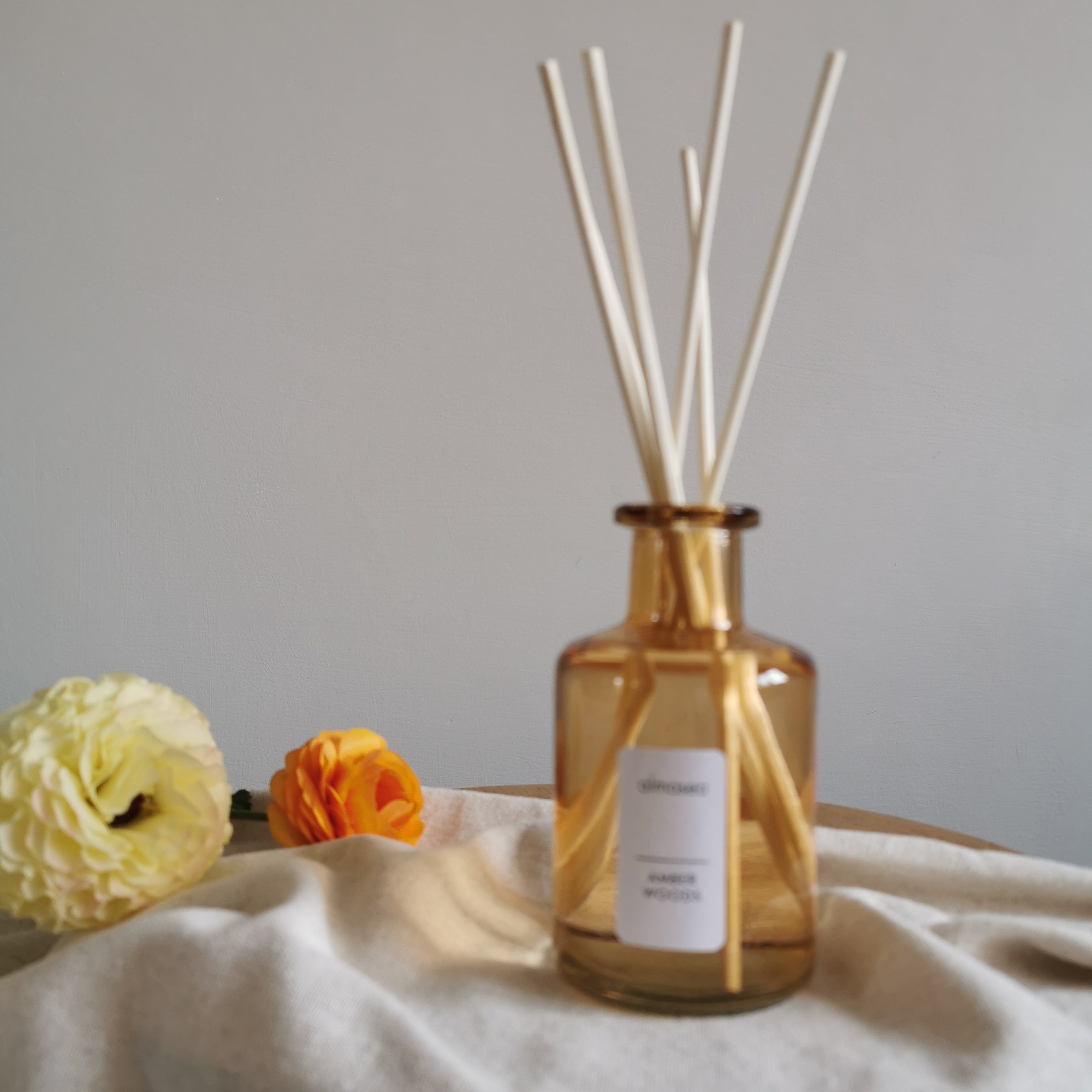Round Amber Reed Diffuser Amber Woods Large Reed Diffuser 200ml Luxury Essential Oils - Almasea