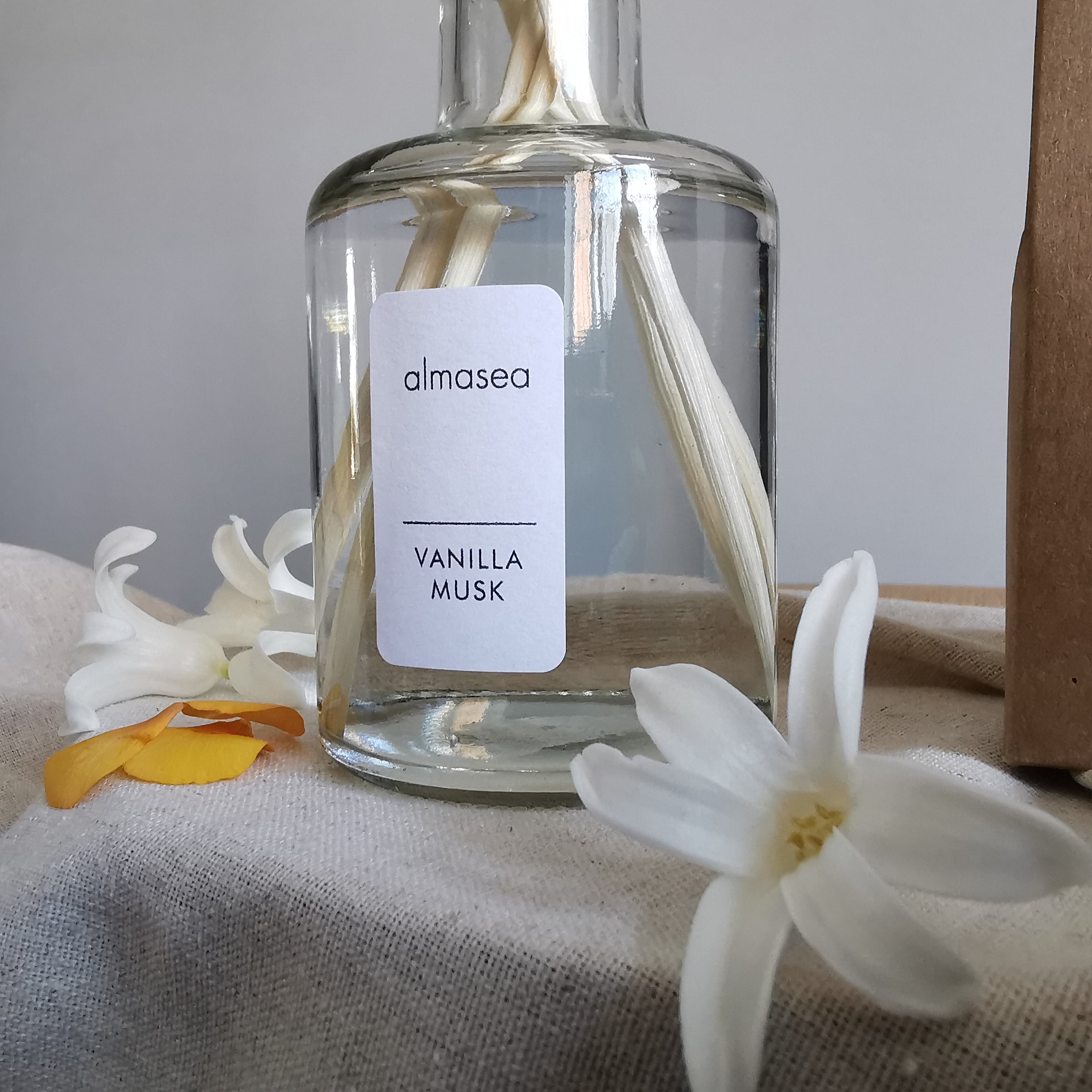 Vanilla Musk Reed Diffuser Large 200ml with Essential Oils