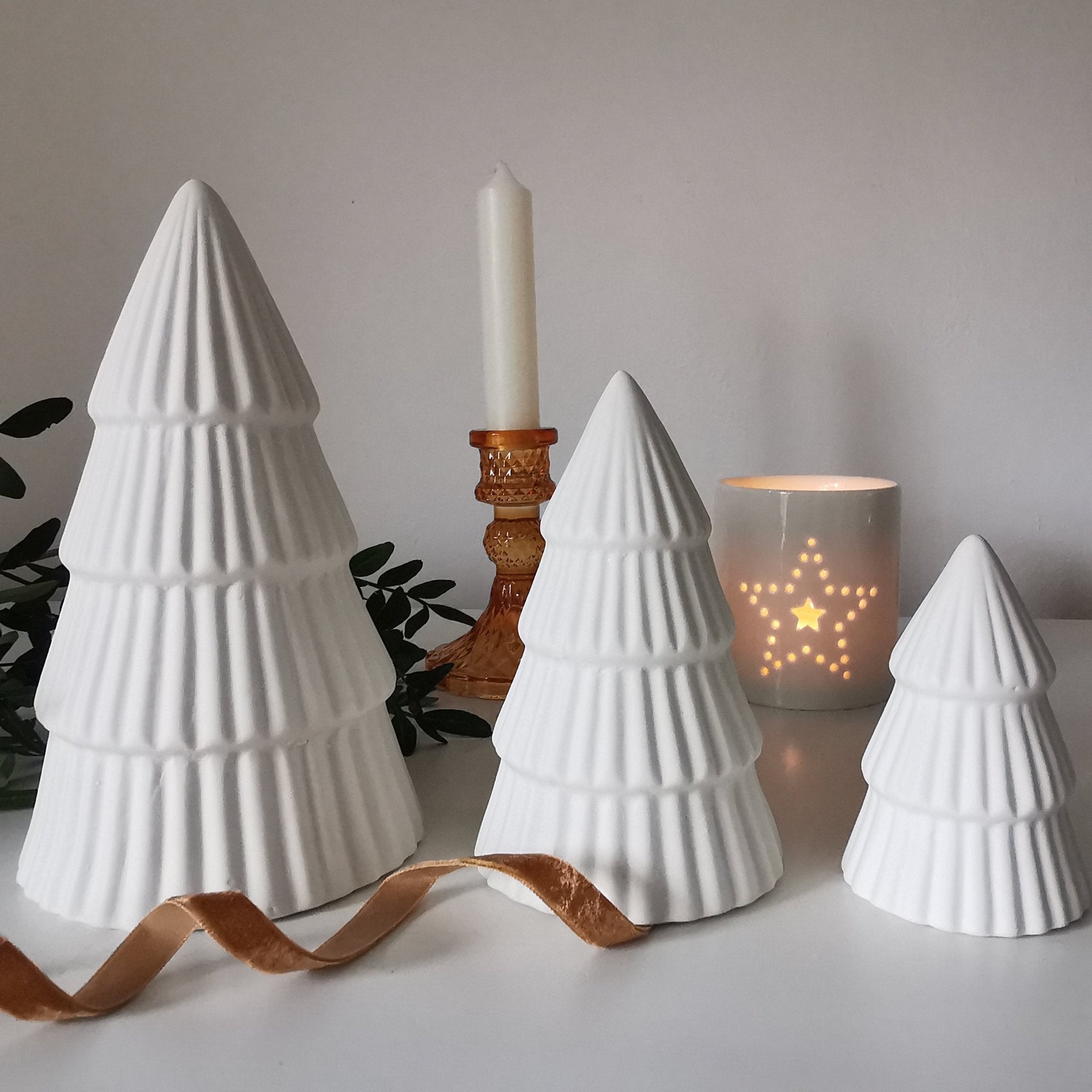 Set of 3 White Matt Ribbed Christmas Tree Ornament Decoration